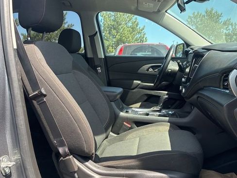 Used 2020 Chevrolet Traverse LT FWD image 4