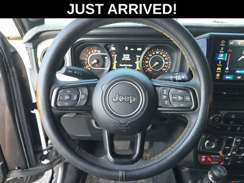 Used 2024 Jeep Gladiator Sport AWD/4WD image 13