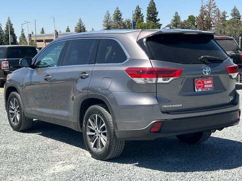 Used 2019 Toyota Highlander XLE FWD image 7