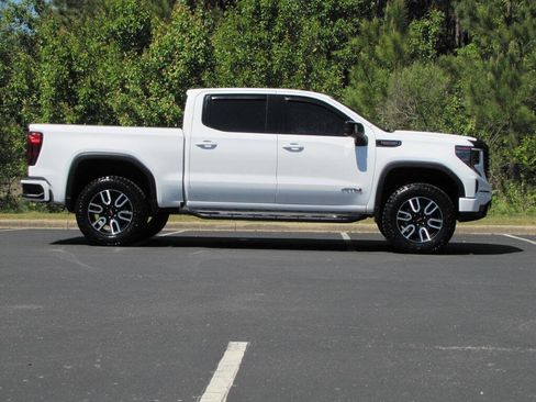 Used 2023 GMC Sierra 1500 AT4 w/ Technology Package image 4