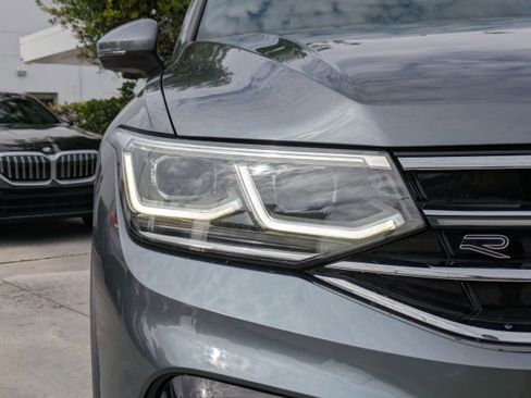 Used 2022 Volkswagen Tiguan SEL R-Line AWD/4WD image 10
