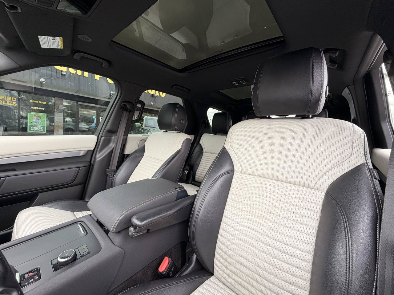 Used 2021 Land Rover Discovery S R-Dynamic AWD/4WD image 12