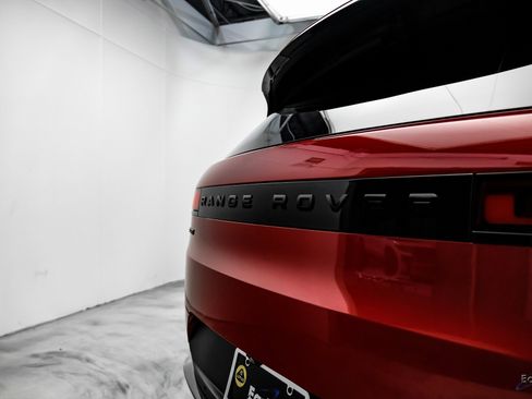 Used 2024 Land Rover Range Rover Sport SE image 25