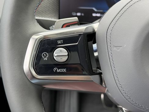 Used 2025 BMW i7 M70 AWD/4WD image 24