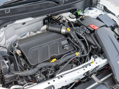 New 2026 Buick Envista Sport Touring FWD image 33