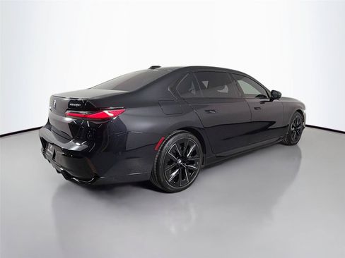 Certified 2023 BMW i7 xDrive60 AWD/4WD image 5