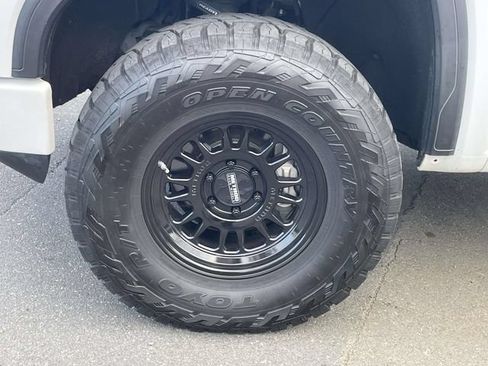 Used 2020 GMC Sierra 1500 AT4 w/ AT4 Premium Package AWD/4WD image 9