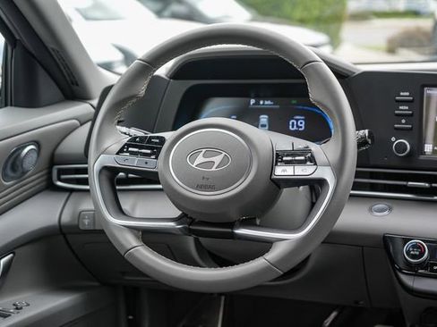 Certified 2025 Hyundai Elantra Sport image 16