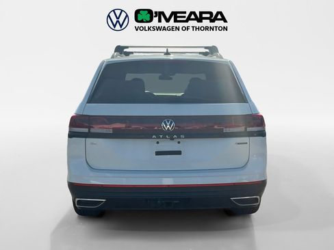 Used 2025 Volkswagen Atlas SE AWD/4WD image 4