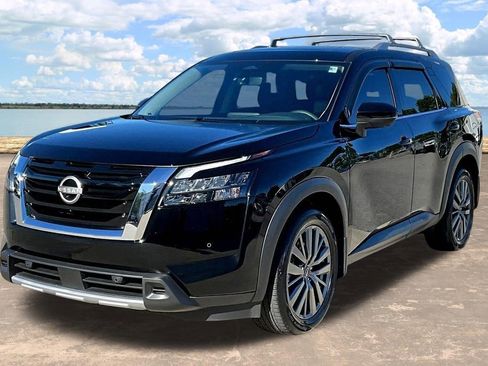 Used 2025 Nissan Pathfinder SL w/ SL Premium Package AWD/4WD image 4