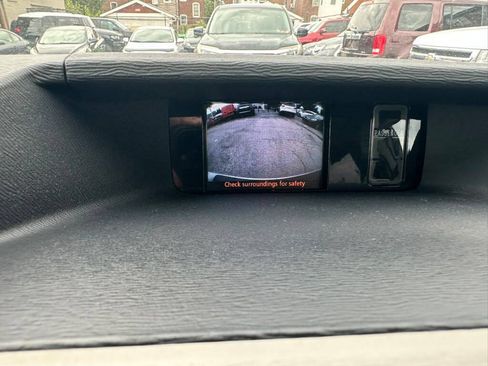 Used 2012 Toyota Sienna SE FWD image 15