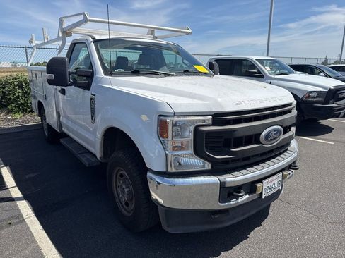 Used 2022 Ford F250 XL w/ Power Equipment Group image 6