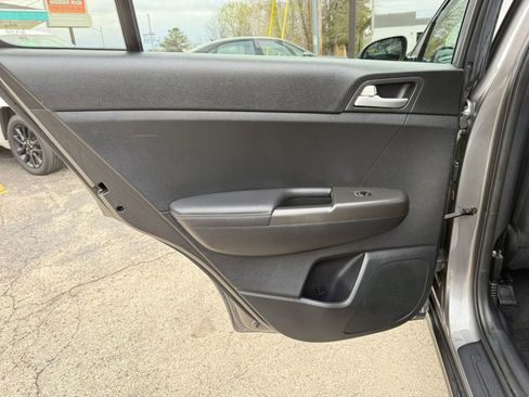 Used 2017 Kia Sportage LX AWD/4WD image 11