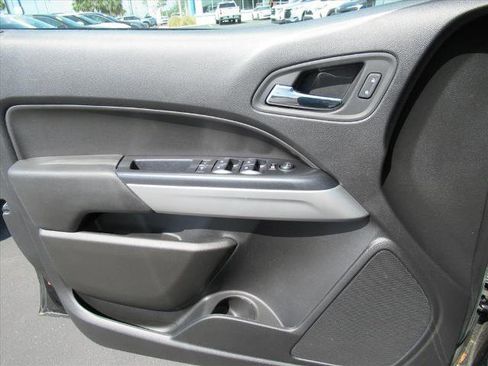 Used 2021 Chevrolet Colorado LT w/ LT Convenience Package image 18