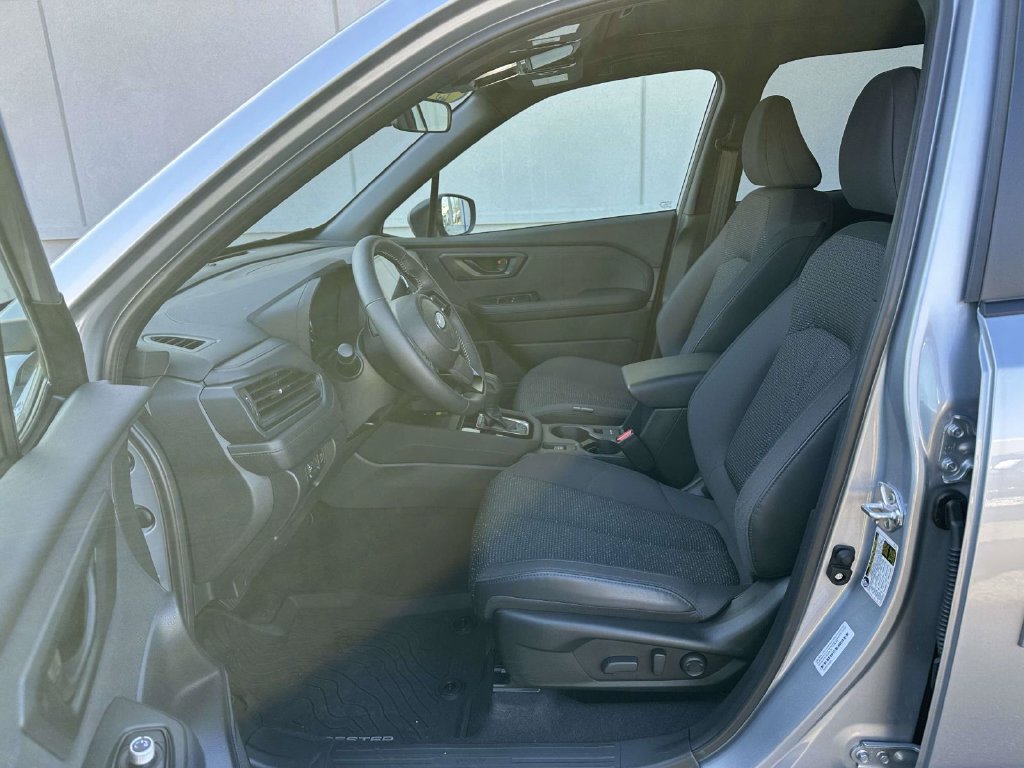 Certified 2025 Subaru Forester Premium AWD/4WD image 15