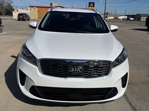 Used 2020 Kia Sorento LX w/ LX I4 Convenience Package AWD/4WD image 3