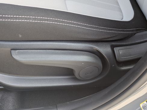 Used 2023 Hyundai Venue SEL w/ Cargo Package image 11