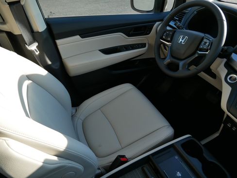 New 2026 Honda Odyssey EX-L image 9