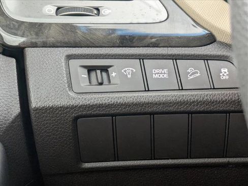 Used 2017 Hyundai Santa Fe Sport FWD image 13