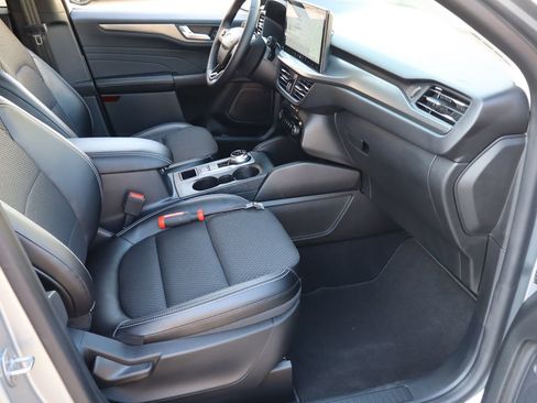 Used 2023 Ford Escape SE FWD image 16