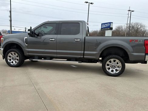 Used 2019 Ford F250 Lariat w/ Chrome Package image 11