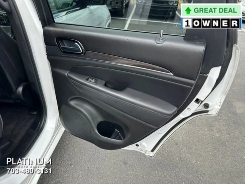 Used 2019 Jeep Grand Cherokee Overland AWD/4WD image 21
