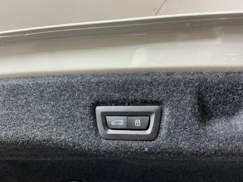 New 2026 BMW 550e xDrive w/ Executive Package image 31