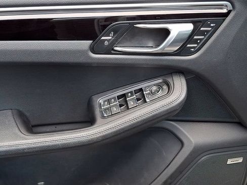Certified 2024 Porsche Macan S AWD/4WD image 16