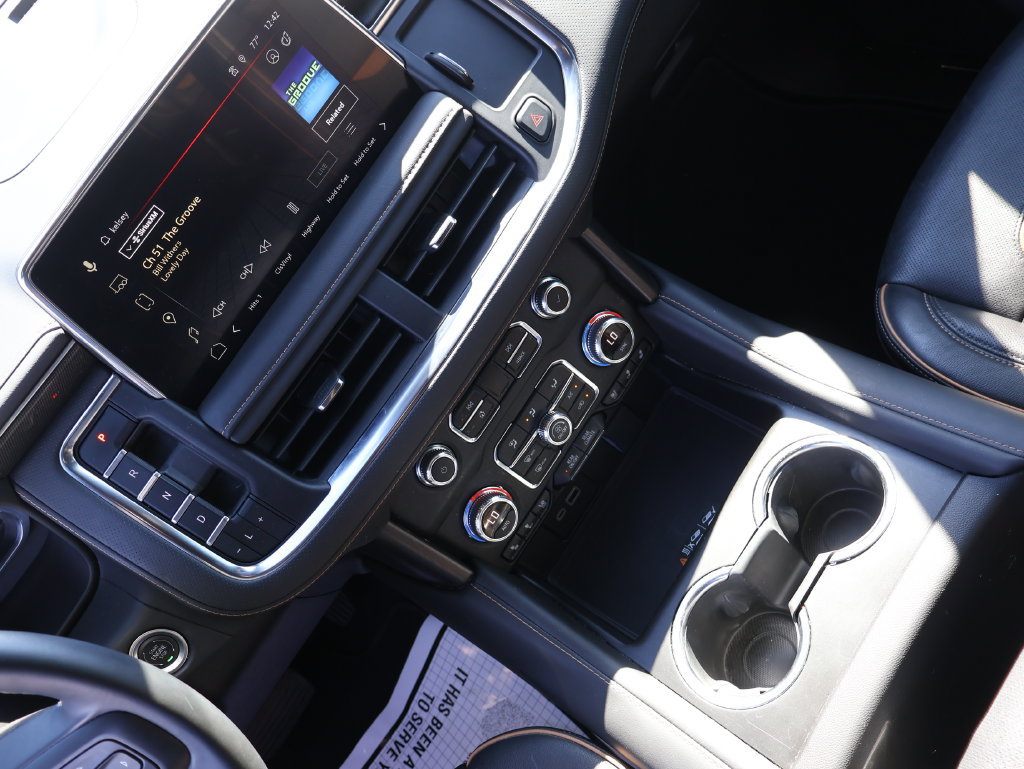 Used 2024 GMC Yukon AT4 w/ AT4 Premium Package AWD/4WD image 16