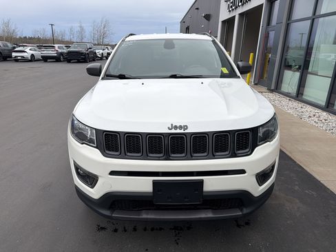 Used 2021 Jeep Compass Latitude AWD/4WD image 2