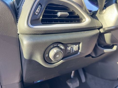 New 2026 Chrysler Pacifica Select image 21