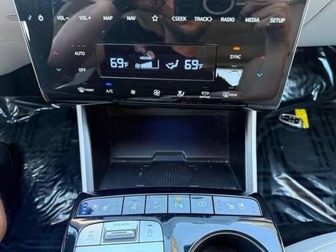 Used 2023 Hyundai Tucson Limited AWD/4WD image 17