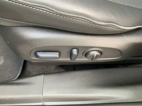 Certified 2023 Buick Encore GX Preferred w/ Cold Weather Comfort Package FWD image 18