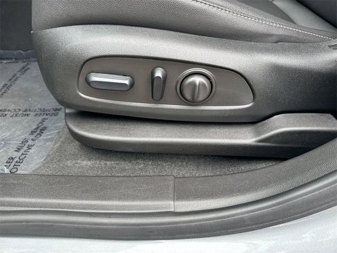 Used 2023 Chevrolet Blazer LT image 14