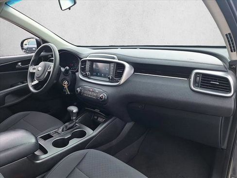 Used 2020 Kia Sorento LX image 13
