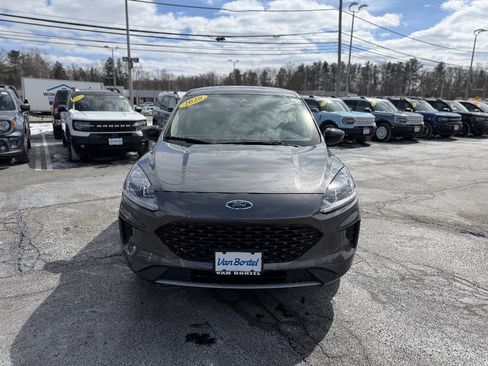 Used 2020 Ford Escape SE Sport image 10