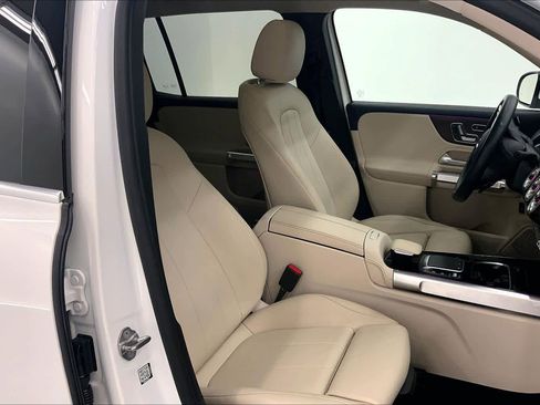 Certified 2022 Mercedes-Benz GLB 250 4MATIC image 11