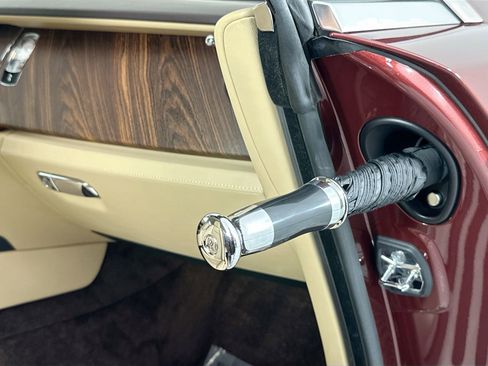 Certified 2017 Rolls-Royce Dawn RWD image 30