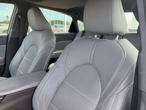 Used 2021 Toyota Avalon Limited w/ Advanced Safety Package image 9