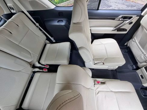 Used 2021 Lexus GX 460 Luxury w/ Sport Design Package AWD/4WD image 37