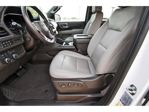 Used 2023 Chevrolet Tahoe Z71 w/ Luxury Package AWD/4WD image 12