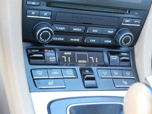 Used 2017 Porsche 911 Carrera image 23