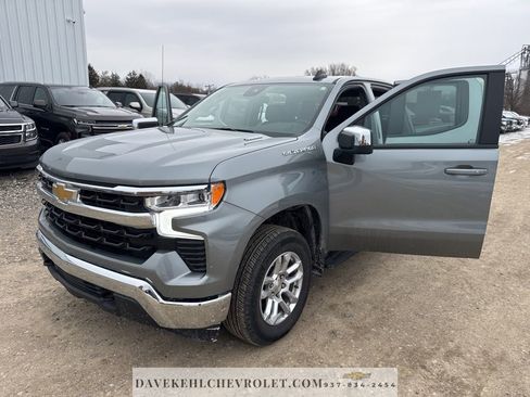 Used 2025 Chevrolet Silverado 1500 LT AWD/4WD image 14