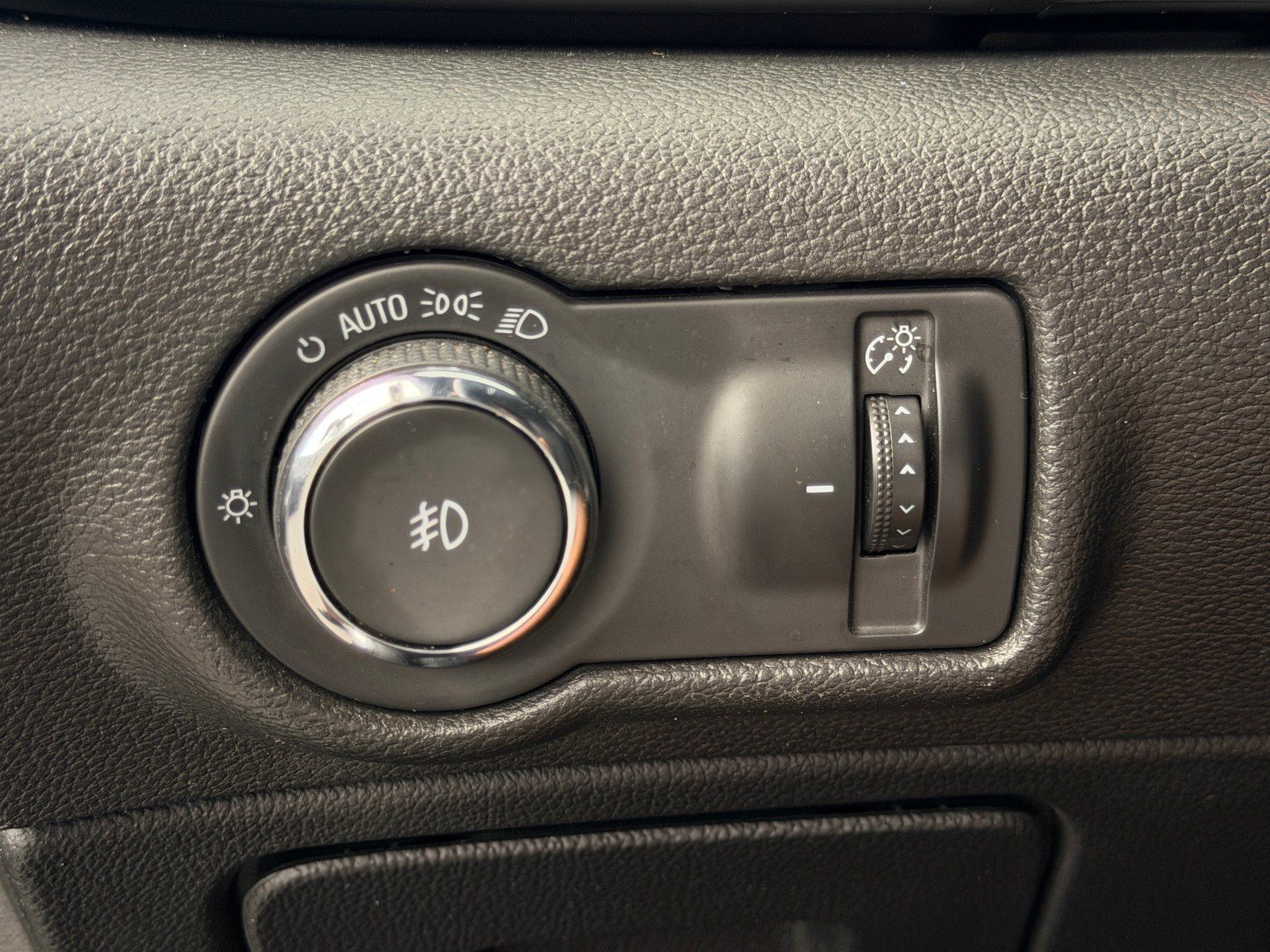 Used 2016 Buick Cascada Premium FWD image 28