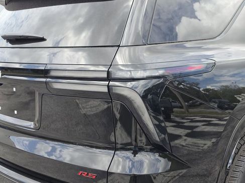 New 2026 Chevrolet Traverse RS w/ LPO, Floor Liner Package FWD image 10