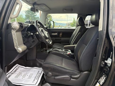 Used 2007 Toyota FJ Cruiser 4WD w/ Upgrade Pkg 2 image 19