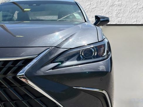 Used 2024 Lexus ES 300h w/ Technology Package FWD image 9