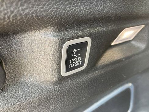 Certified 2022 Jeep Grand Cherokee L Limited w/ Luxury Tech Group II AWD/4WD image 27