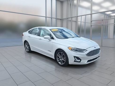 Used 2019 Ford Fusion Titanium FWD image 2