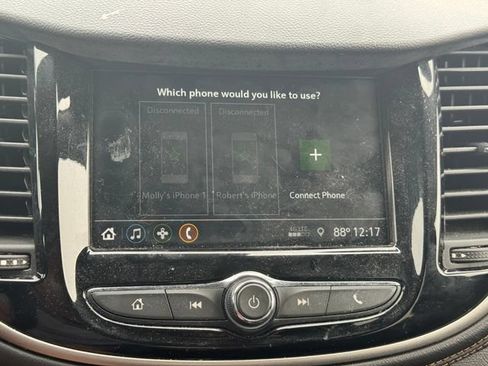 Used 2019 Chevrolet Trax LT w/ LT Convenience Package FWD image 28